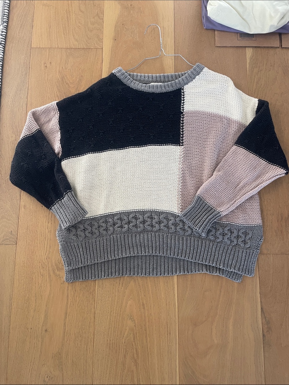 Umgee Colorblock Cable-Hem Crewneck Sweater in Black, Cream & Pink
